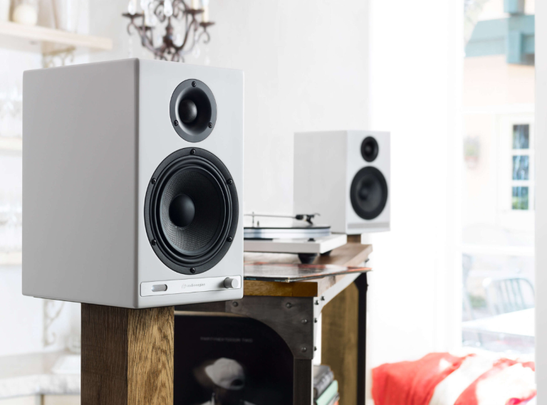 Mono VS Stereo: What is Mono Sound? How is it Different from Stereo? 