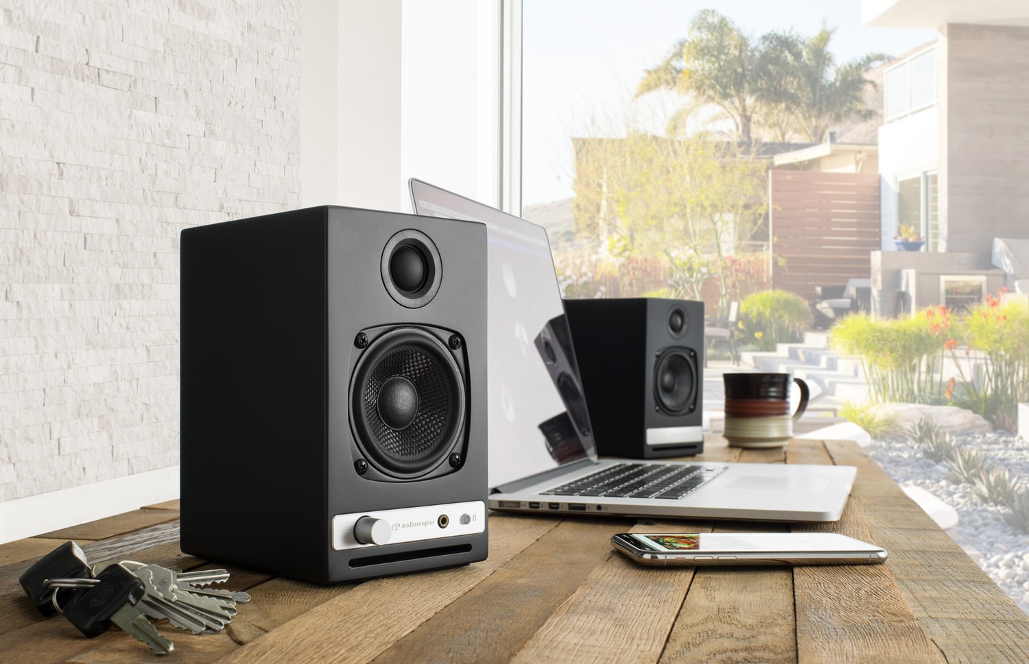 powered and passive speakers