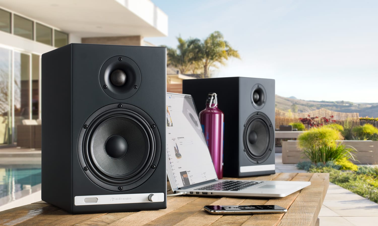 HD6 wireless speakers