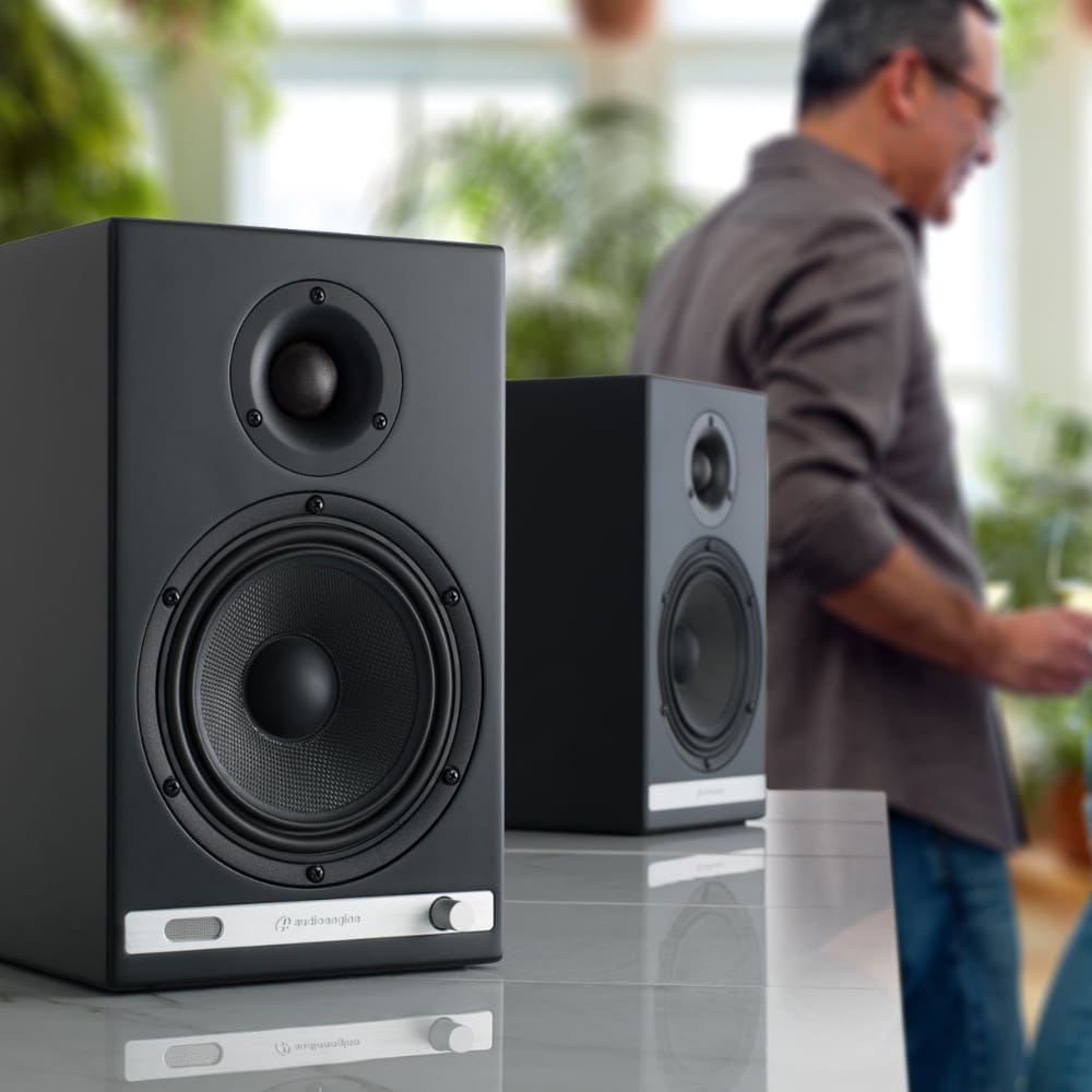 HD6 Wireless Speakers