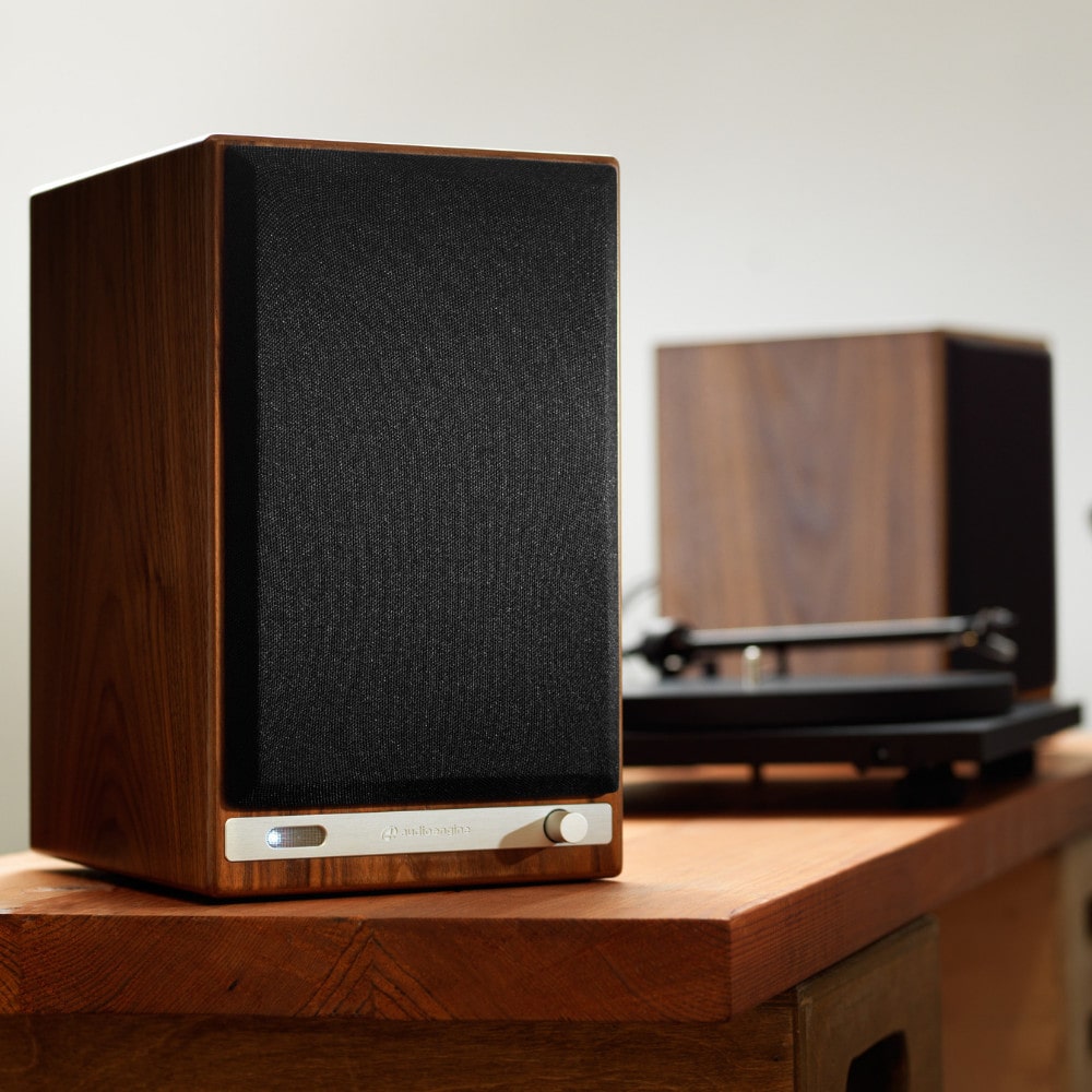 HD6 Wireless Speakers