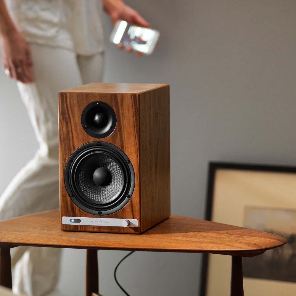 HD6 Wireless Speakers